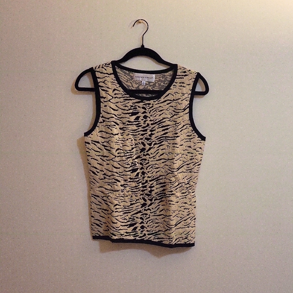 Simple yet classic black and tan jaguar print.